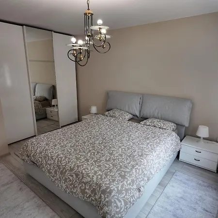 Centre Apartment Warna